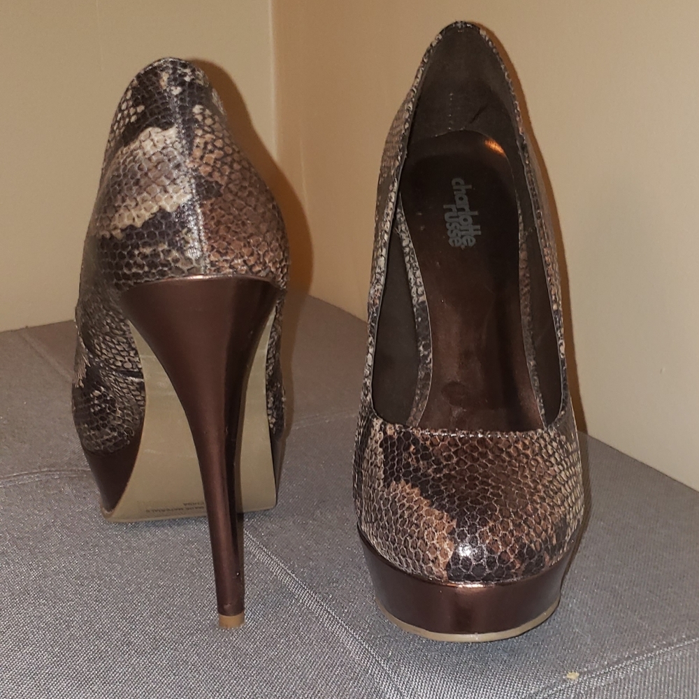 Dark multicolor heel